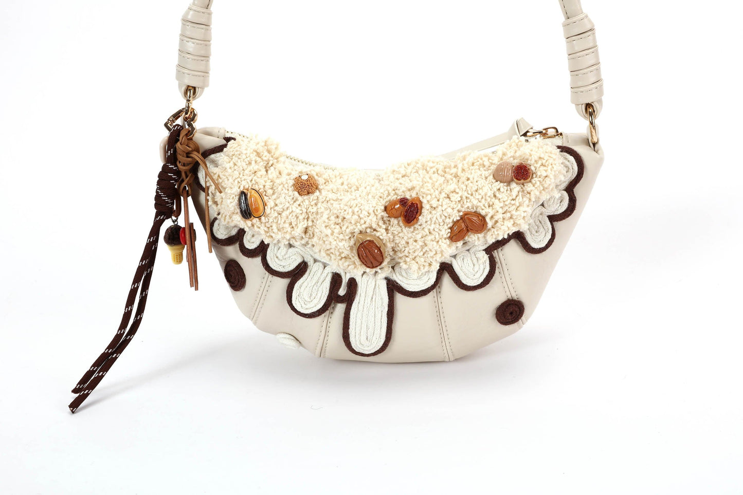 Sac à main croissant crème tendance