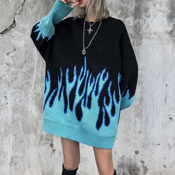 Pull en tricot bleu flamme
