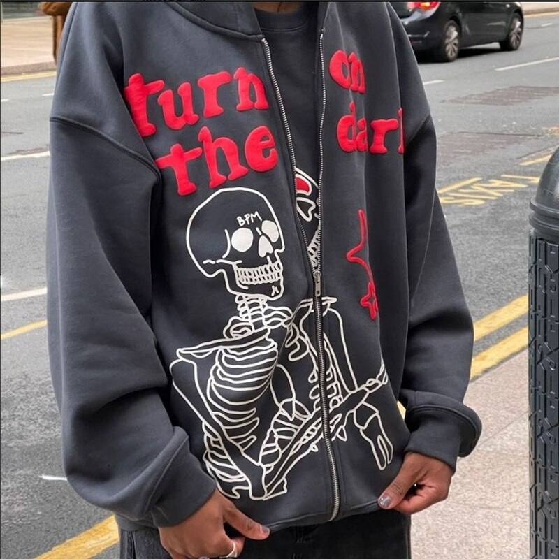Sweat à motif squelette