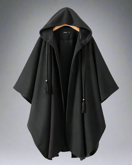 Cape à capuche urbaine discrète - vêtements urbains - Cape à capuche noire pour un style urbain élégant