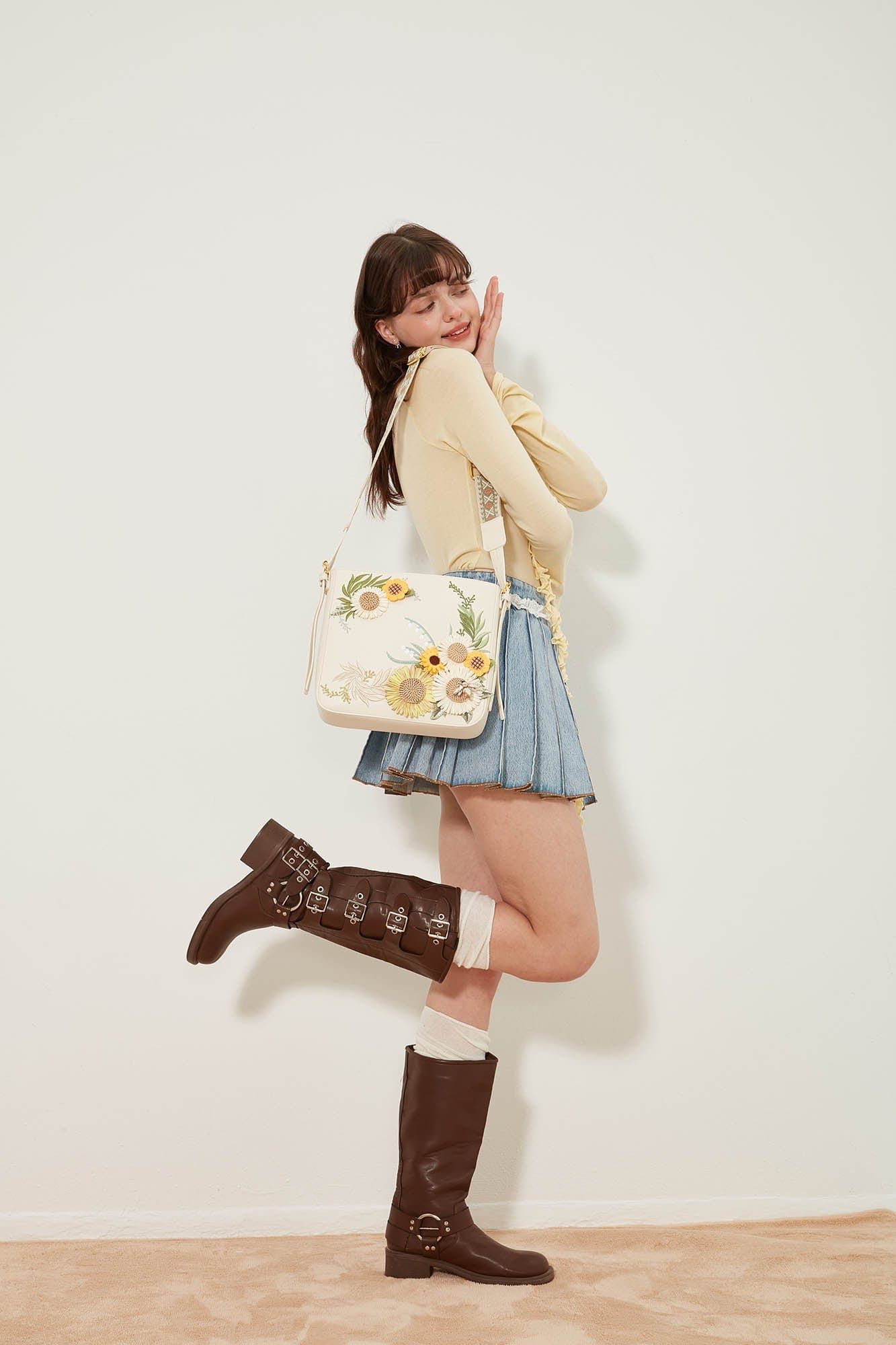 Sac brodé de tournesol chic