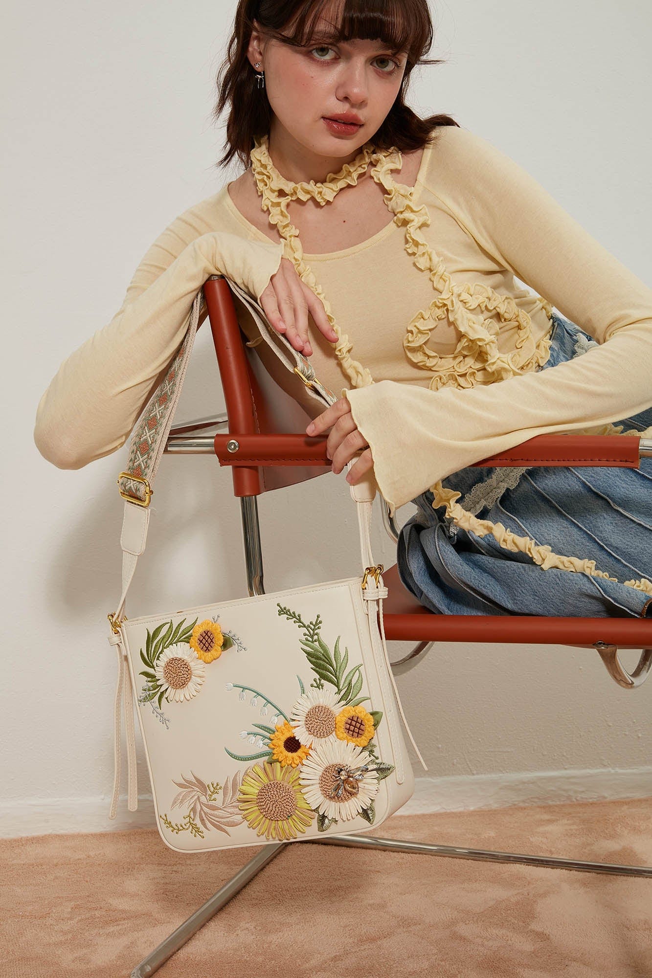 Sac brodé de tournesol chic