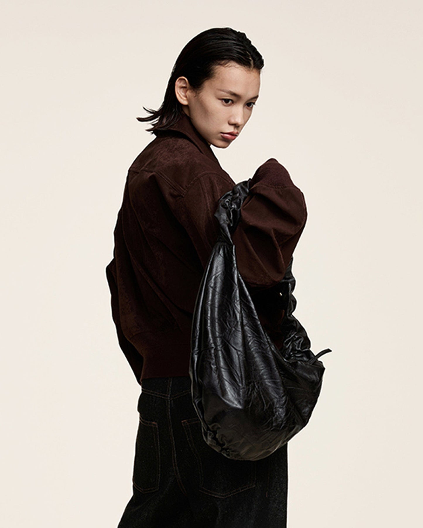 Tote en Forme de Croissant Élégant