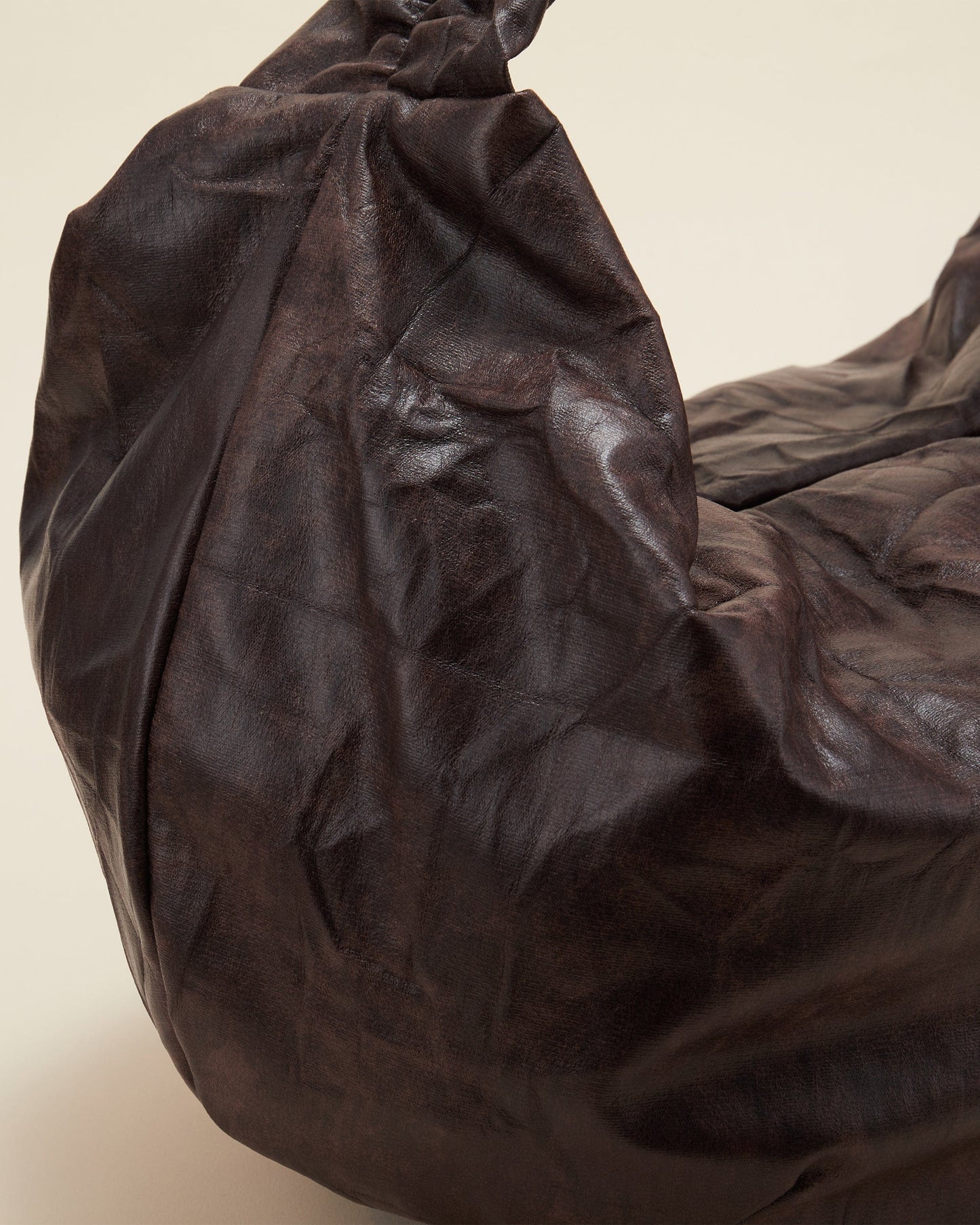Tote en Forme de Croissant Élégant