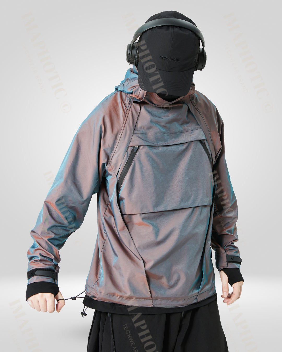 Veste coupe-vent à capuche transformable