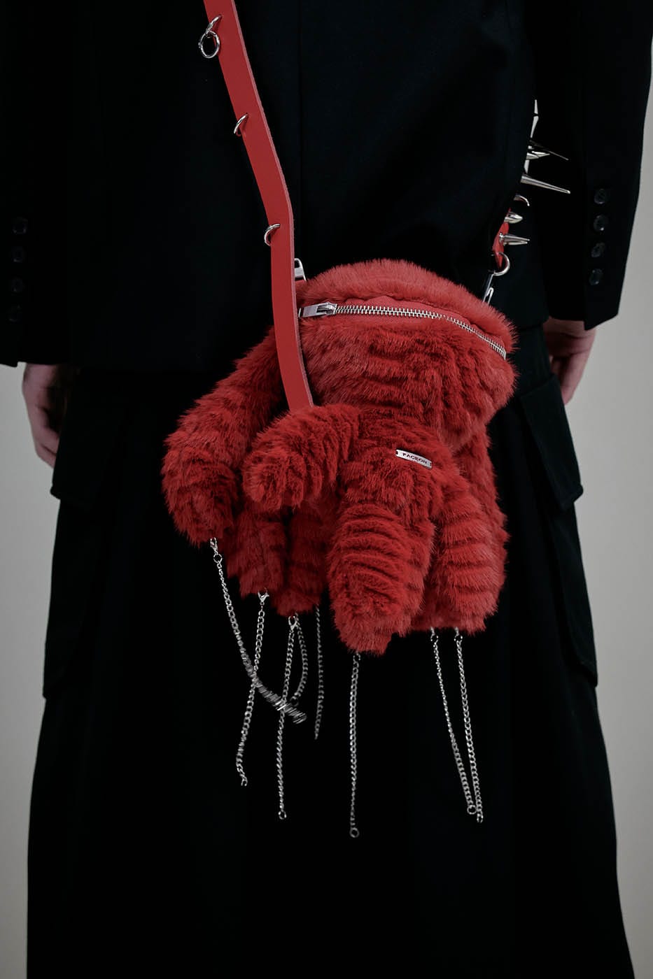 Sac en bandoulière créature prêt pour l'aventure