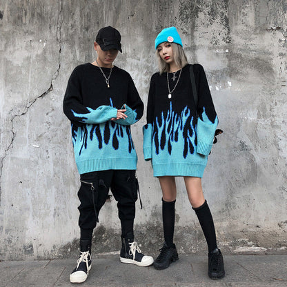 Pull en tricot bleu flamme