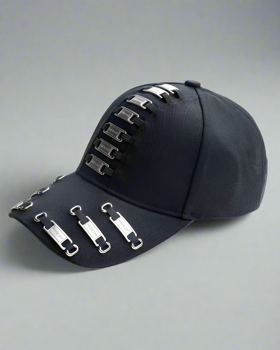 Casquette Chic en Métal Audacieux