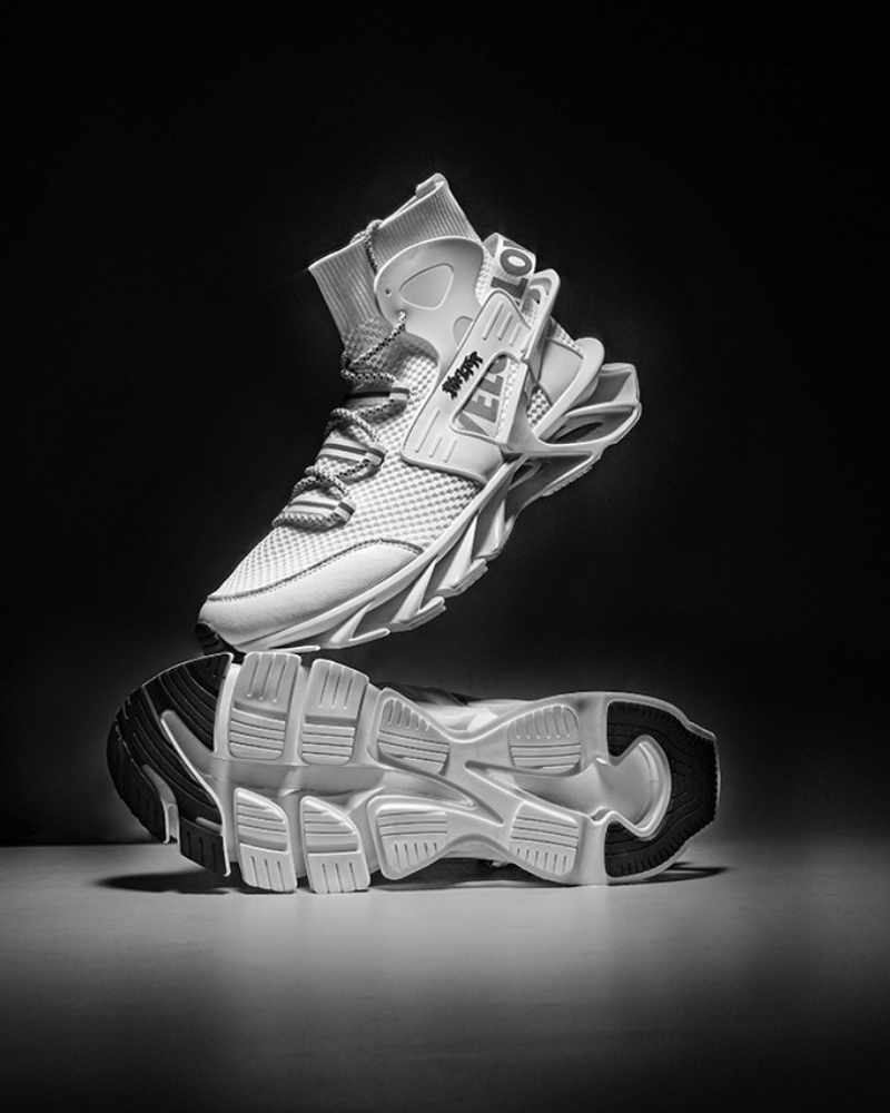 Bottes Visionnaires Réfléchissantes -  design futuriste - Bottes Réfléchissantes Inspirées du Cyberpunk