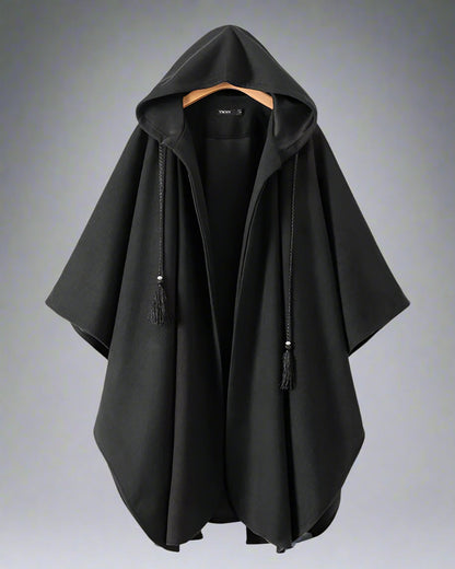 Cape à capuche urbaine discrète - vêtements urbains - Cape à capuche noire pour un style urbain élégant