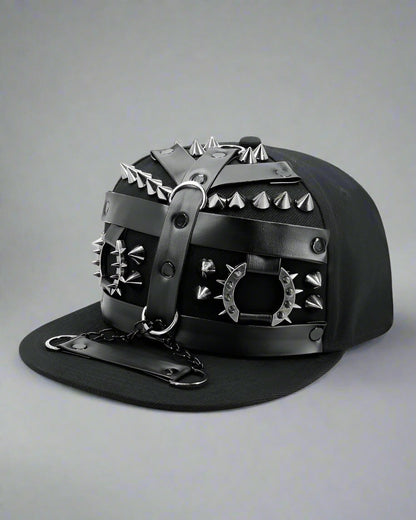 Casquette Chic à Clous