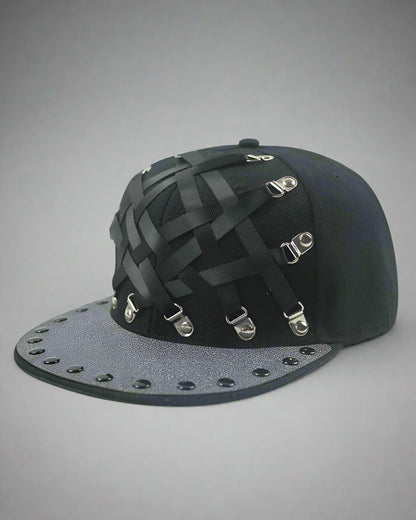 Casquette Chic à Clous