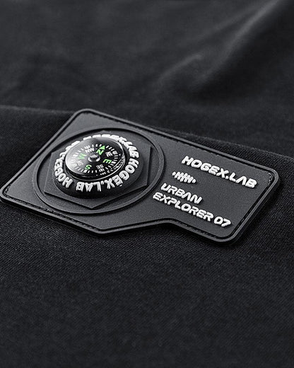 T-Shirt Techwear à Carreaux Dynamique