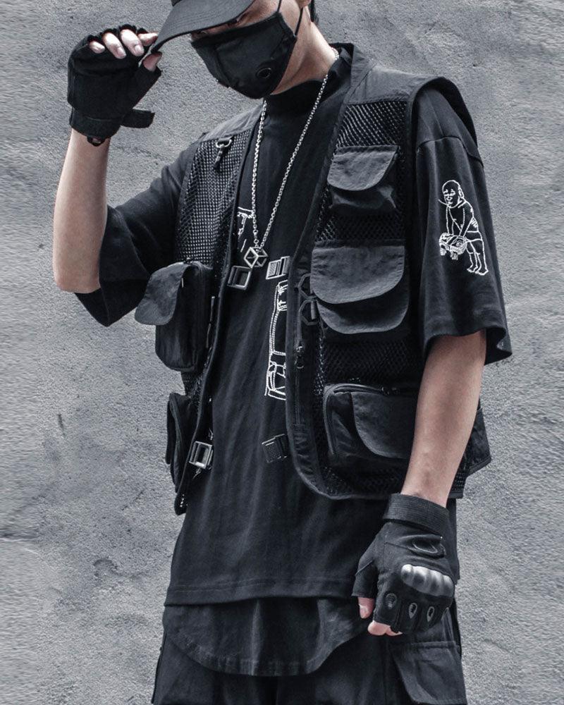 Gilet Cargo en Résille Chic -  look audacieux - Gilet Cargo en Résille Chic pour un Style Techwear