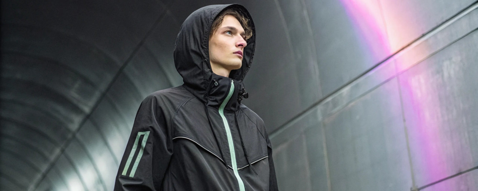 Bannière home Nixture — look urbain techwear, texte et CTA au centre