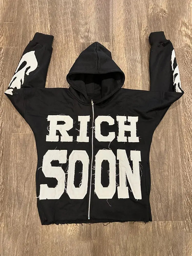 Hoodie Rich Soon - design années 2000 - Hoodie Y2K Streetwear pour un style unique et nostalgique