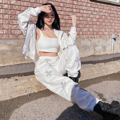Jogging avec des Croix en Strass -  look décontracté - Jogging avec Croix en Strass pour un Style Unique