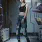 Pantalons en Denim Découpés au Laser Futuristes