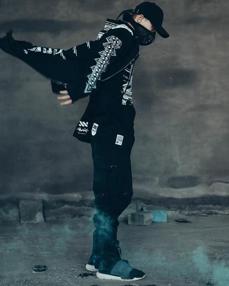 Manteau Long Sombre Avant-Garde -  futuriste - Manteau long sombre au style futuriste pour un look unique