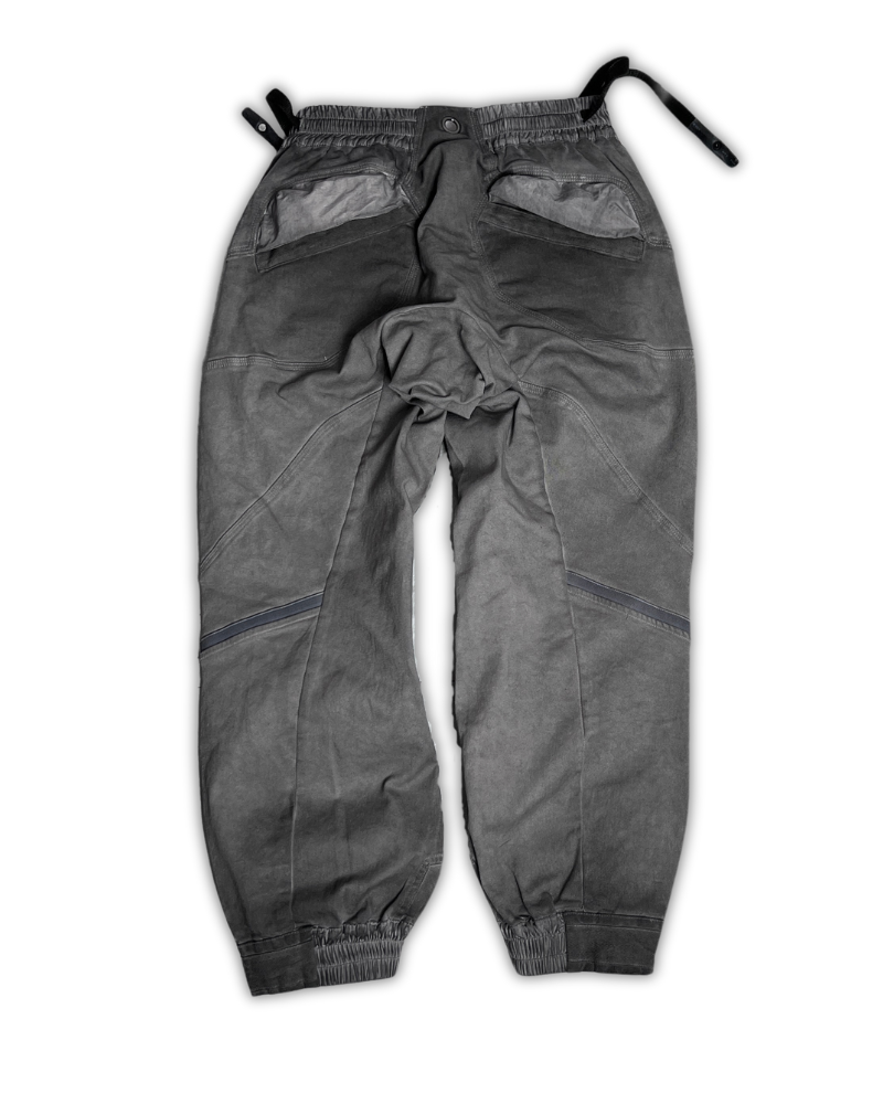 Pantalons Cargo Distressés Prêts pour l'Aventure -  vêtements cyberpunk - Pantalons cargo distressés pour un style urbain et aventurier