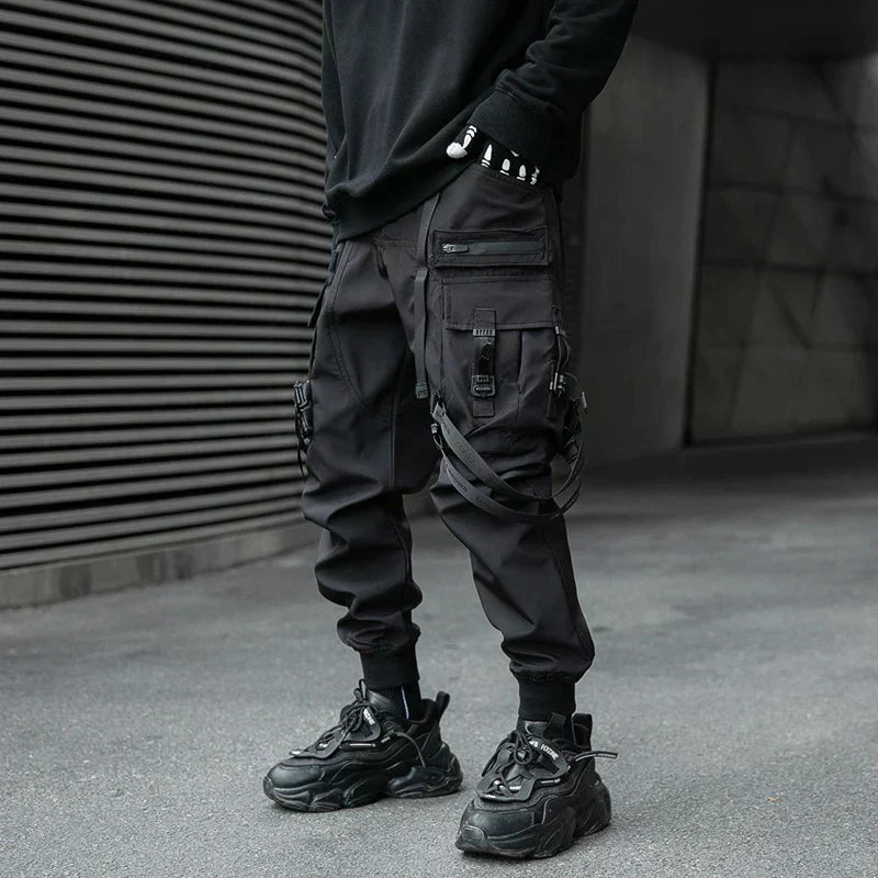 Pantalons Noirs à Bretelles pour le Style -  militaire - Pantalons Noirs à Bretelles pour un Style Décontracté