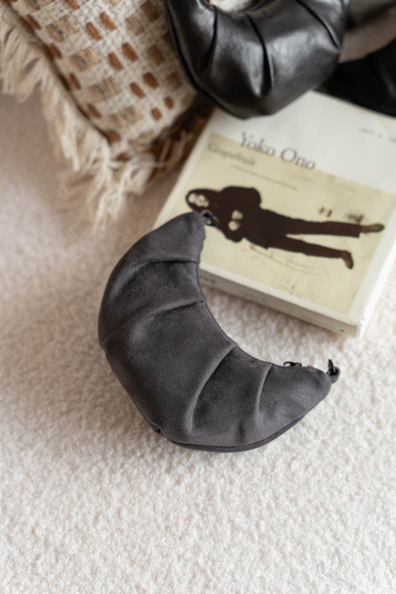 Porte-monnaie en forme de croissant - porte-monnaie original - Porte-monnaie croissant en suede et cuir pour un style unique