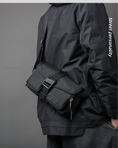 Sac Bandoulière Prêt pour l'Aventure -  sac techwear - Sac bandoulière techwear noir pour vos aventures quotidiennes