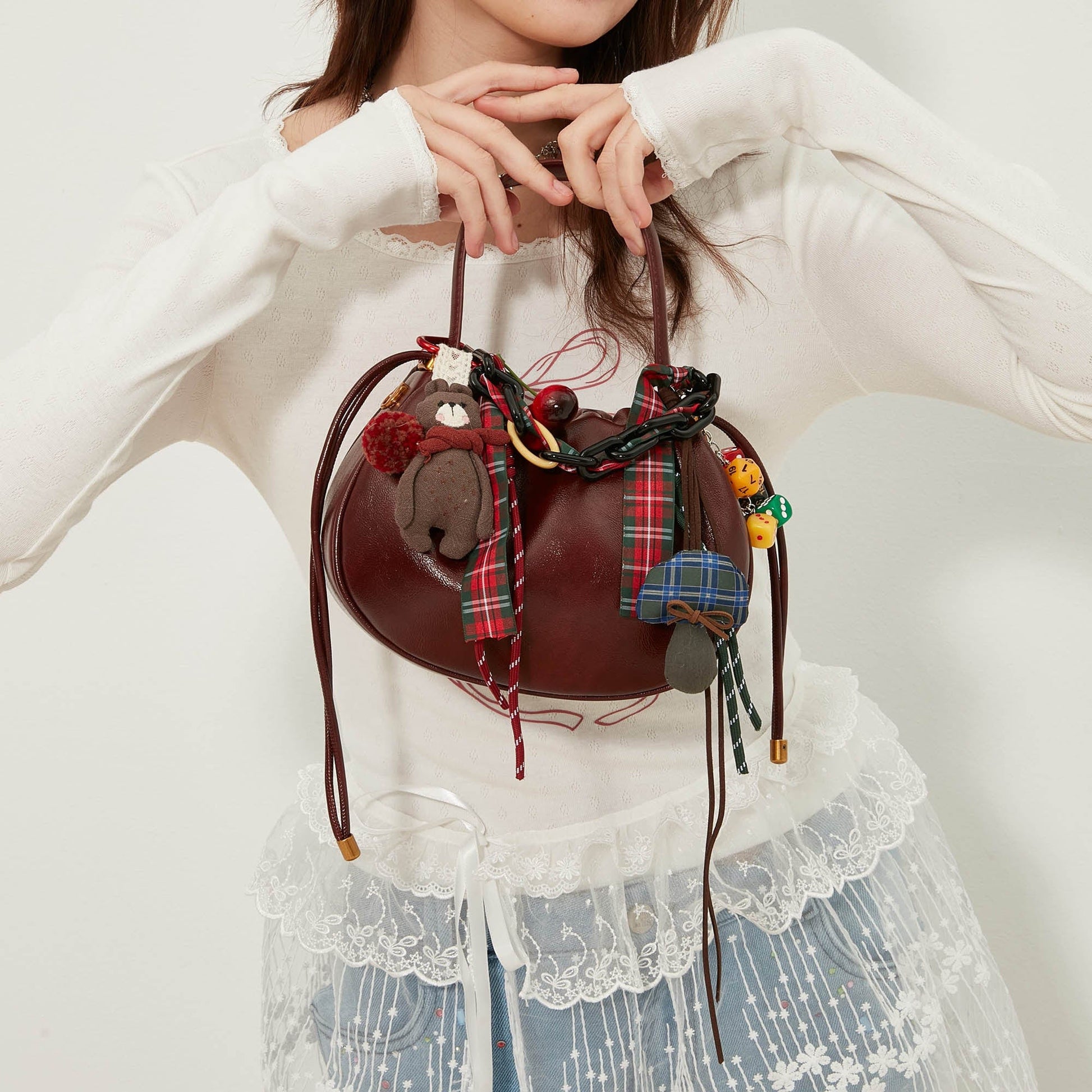 Sac Froncé Cerise Délice - sac en cuir synthétique - Sac Froncé Cerise Délice pour un style moderne et chic