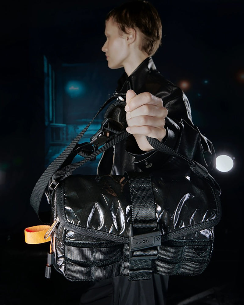 Sac Messager Magnétique Étanche -  sac durable - Sac Messager Étanche aux Caractéristiques Techwear