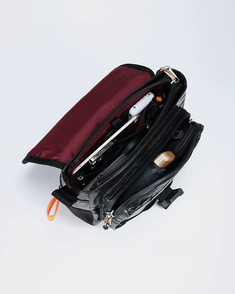 Sac Messager Magnétique Étanche -  sac en X-pac - Sac Messager Étanche aux Caractéristiques Techwear