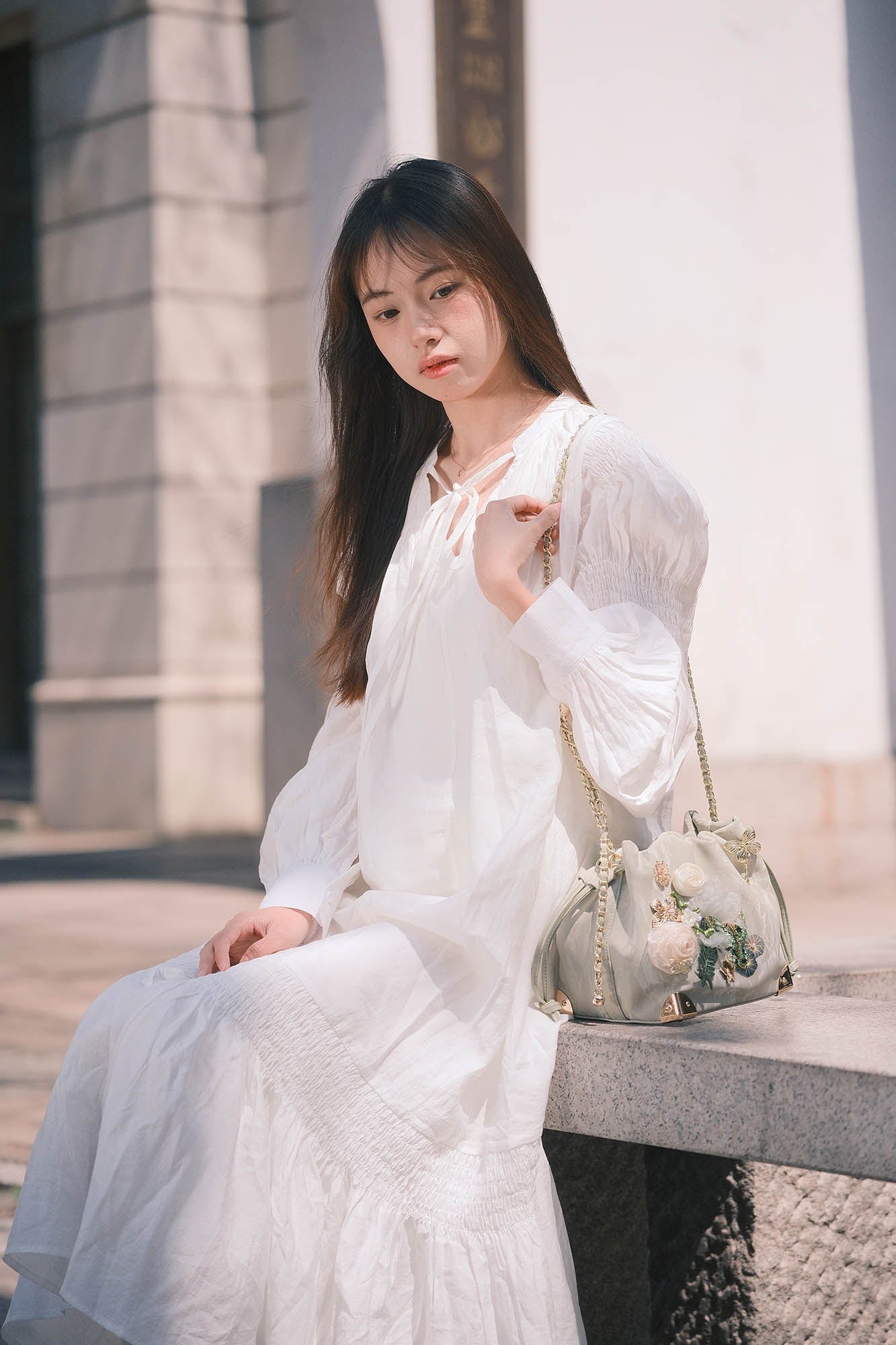 Sac seau à motifs floraux et papillons -  sac pratique - Sac seau fleuri et papillons élégant en vert sauge