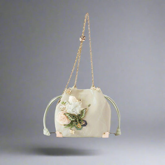 Sac seau à motifs floraux et papillons - sac seau - Sac seau fleuri et papillons élégant en vert sauge