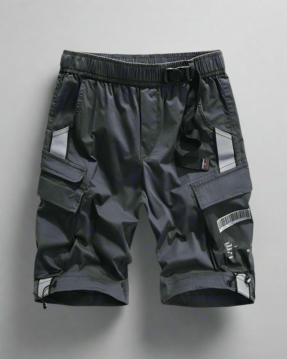 Shorts Cargo Réfléchissants Prêts pour l'Aventure -  design pratique - Shorts cargo réfléchissants pour vos aventures nocturnes