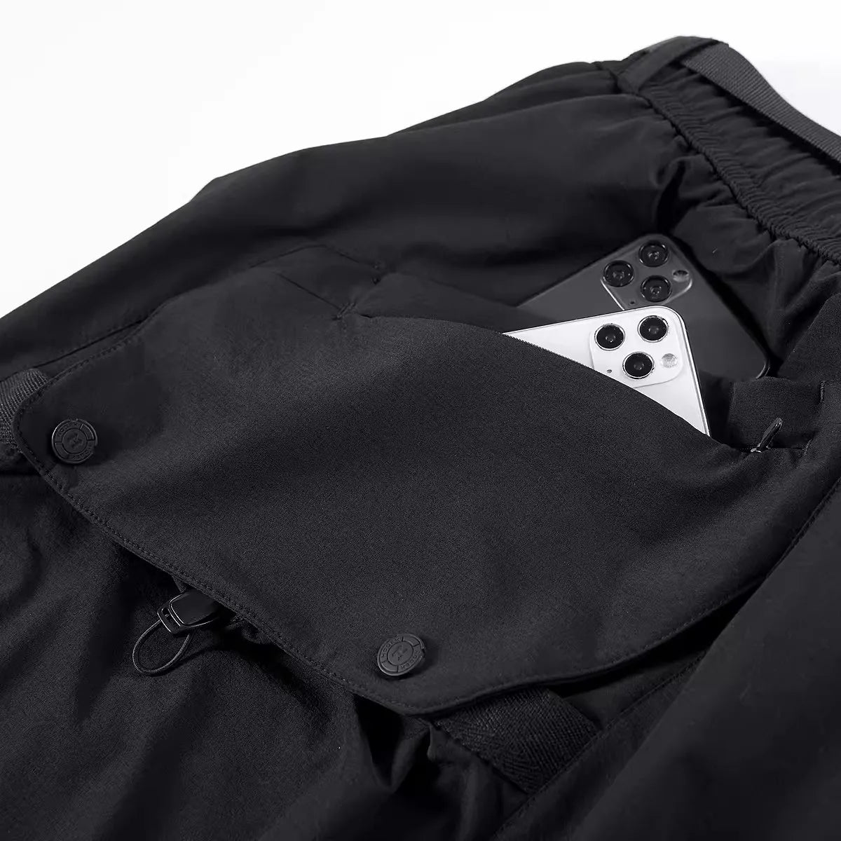 Shorts utilitaires essentiels de l'explorateur -  techwear - Shorts cargo noirs pour un confort et un style urbain
