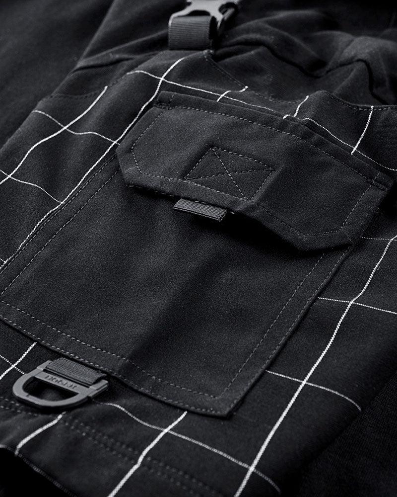 T-Shirt Techwear à Carreaux Dynamique -  design unique - T-Shirt Techwear à Carreaux pour un Style Unique