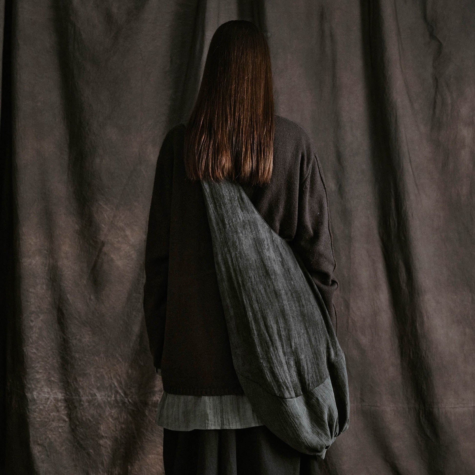 Tote Large Élégante en Croissant -  bandoulière large - Tote Large Élégante en Croissant pour un Style Unique